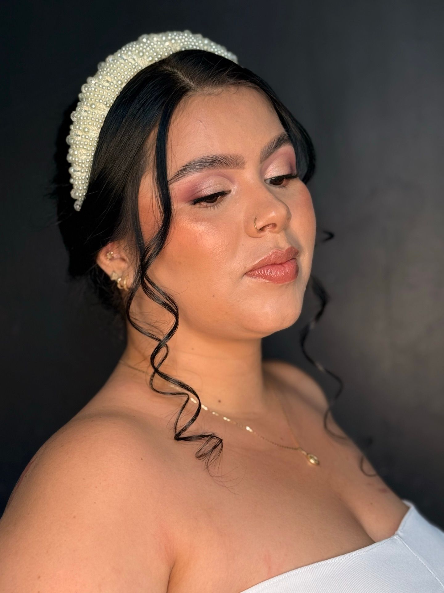 Viviana Bracho makeup hairstyle, maquilladora en Medellín